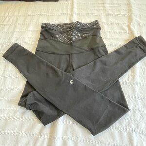 Lululemon black Women's Black Leggings embellished waist size 4